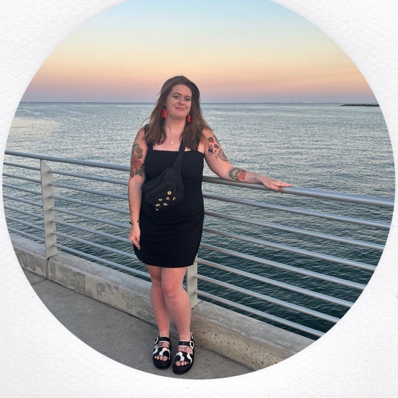 Meet your Posher, Paige - Picture 2 of 9